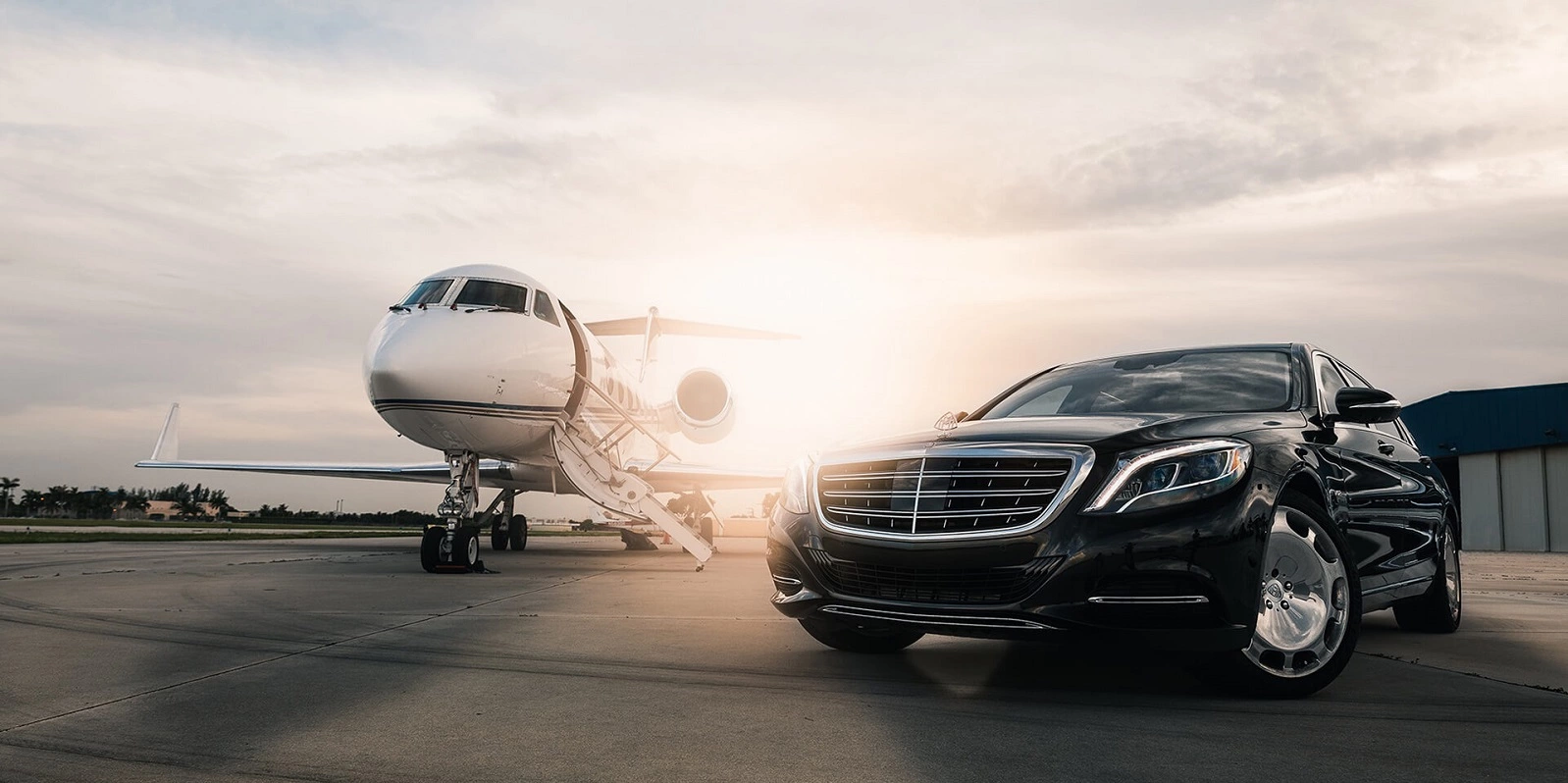 The Benefits of Hiring a Minibus for Your Airport Transfers